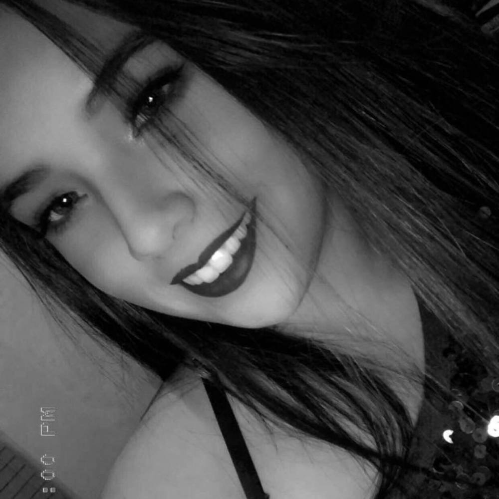 Meet your Posher, Paola